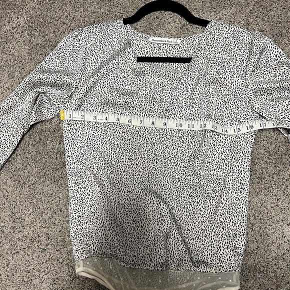 Abercrombie v neck bodysuit - Picture 4 of 4